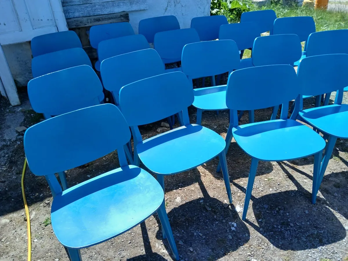 Chairs 💺 💺 💺  lot of (20) delivered - Image 1