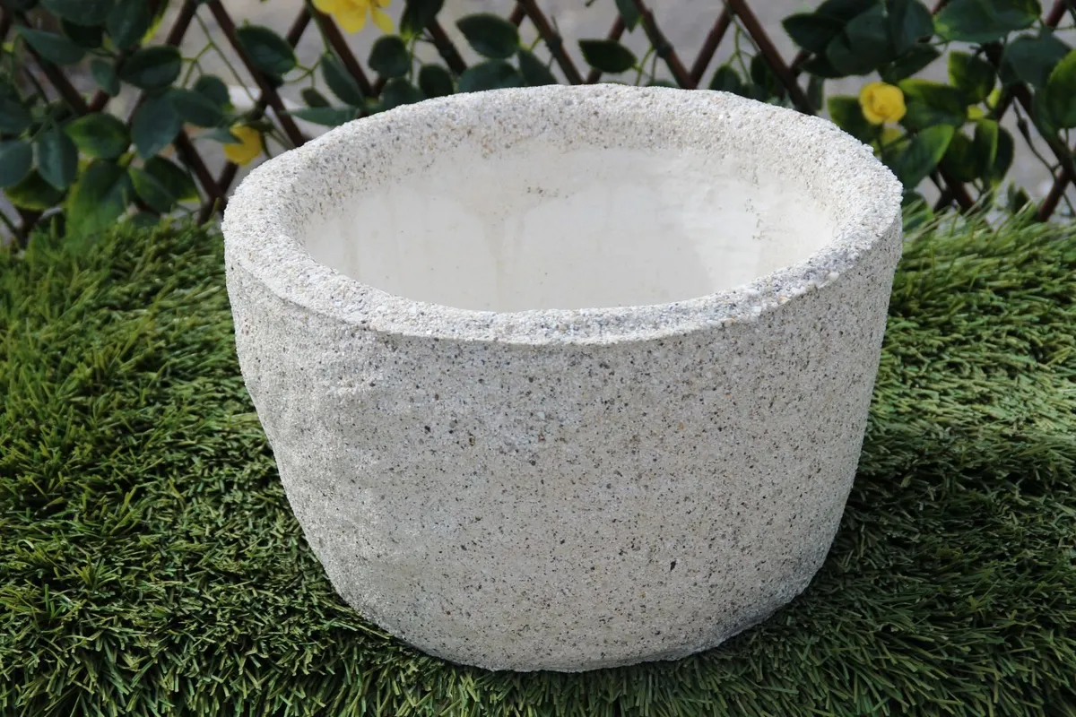 Reconstituted Granite round Flower Pot - Image 4