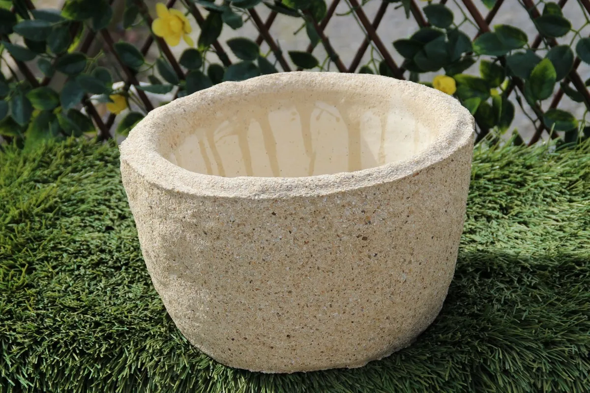 Reconstituted Sandstone round pot - Image 2