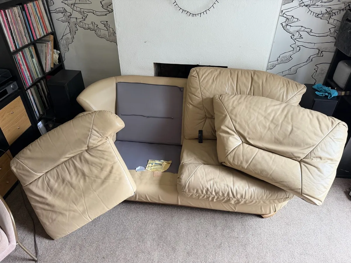 3 seater real leather hardwood couch - Image 3