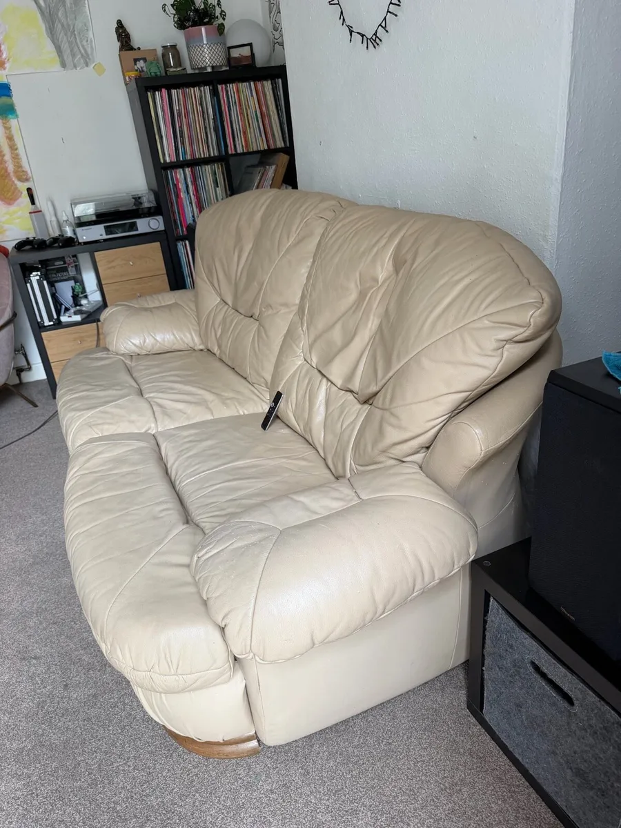 3 seater real leather hardwood couch - Image 2