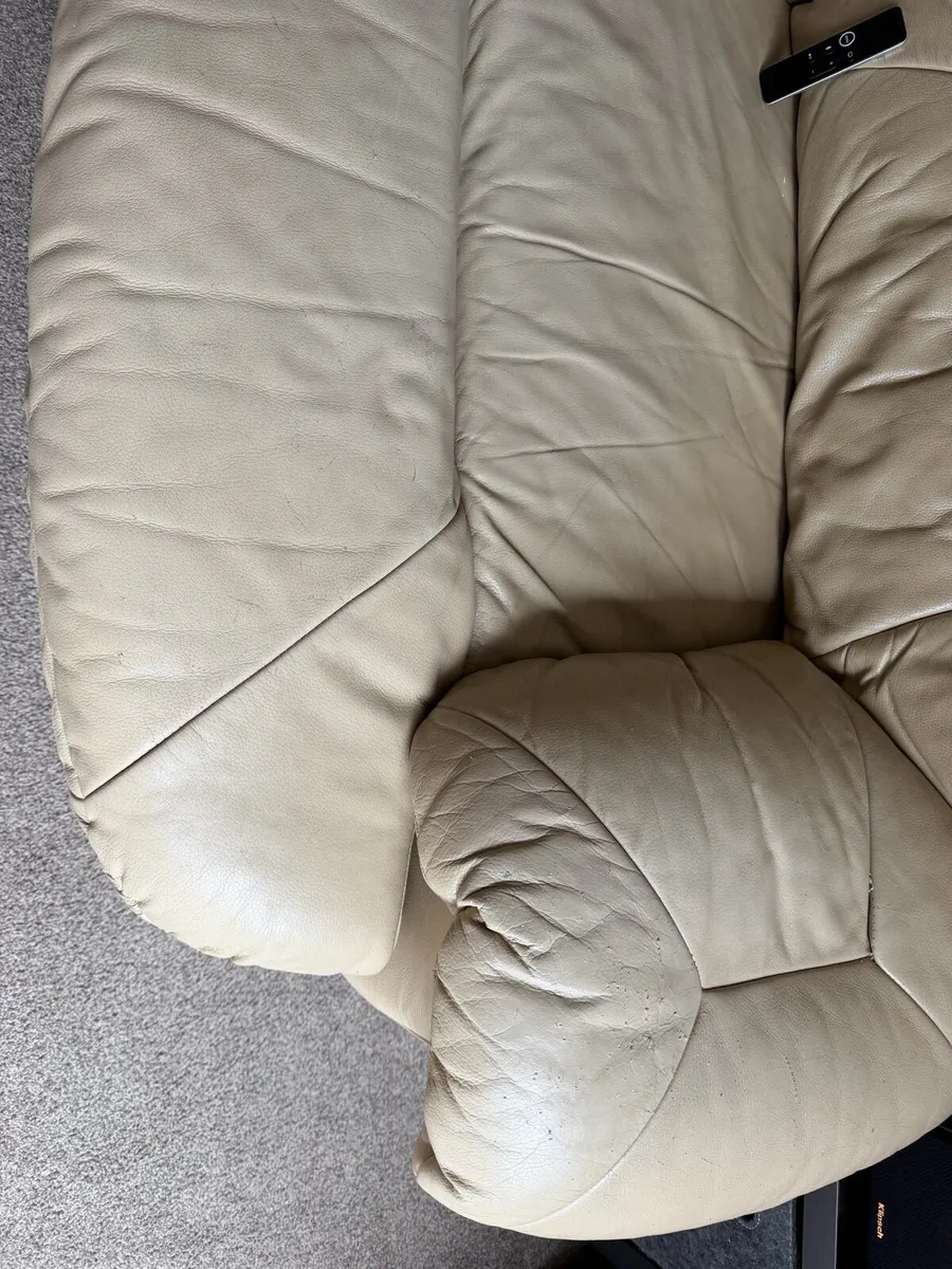 3 seater real leather hardwood couch - Image 4