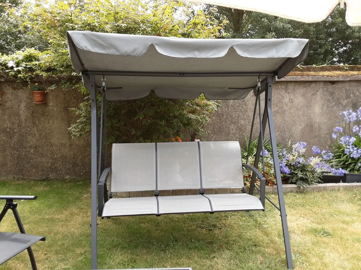 Garden swing seat