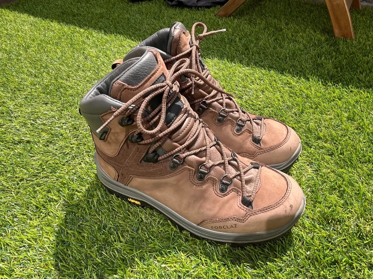 Men's hiking boots (Decathlon; size 7 UK) - Image 1