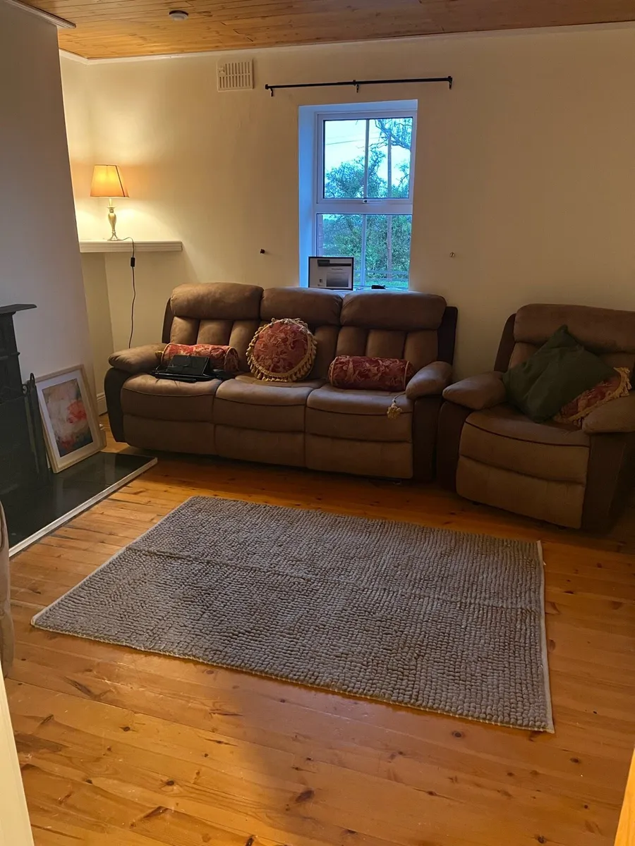 3-Piece Suite - Image 1