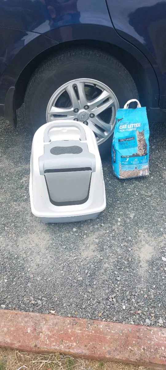 Cat litter tray - Image 1