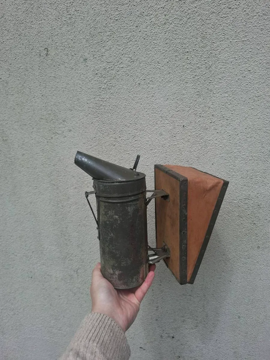 Bee smoker - Image 1