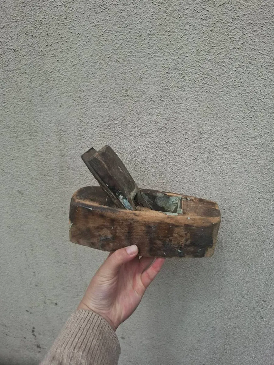 Old wood planer - Image 1