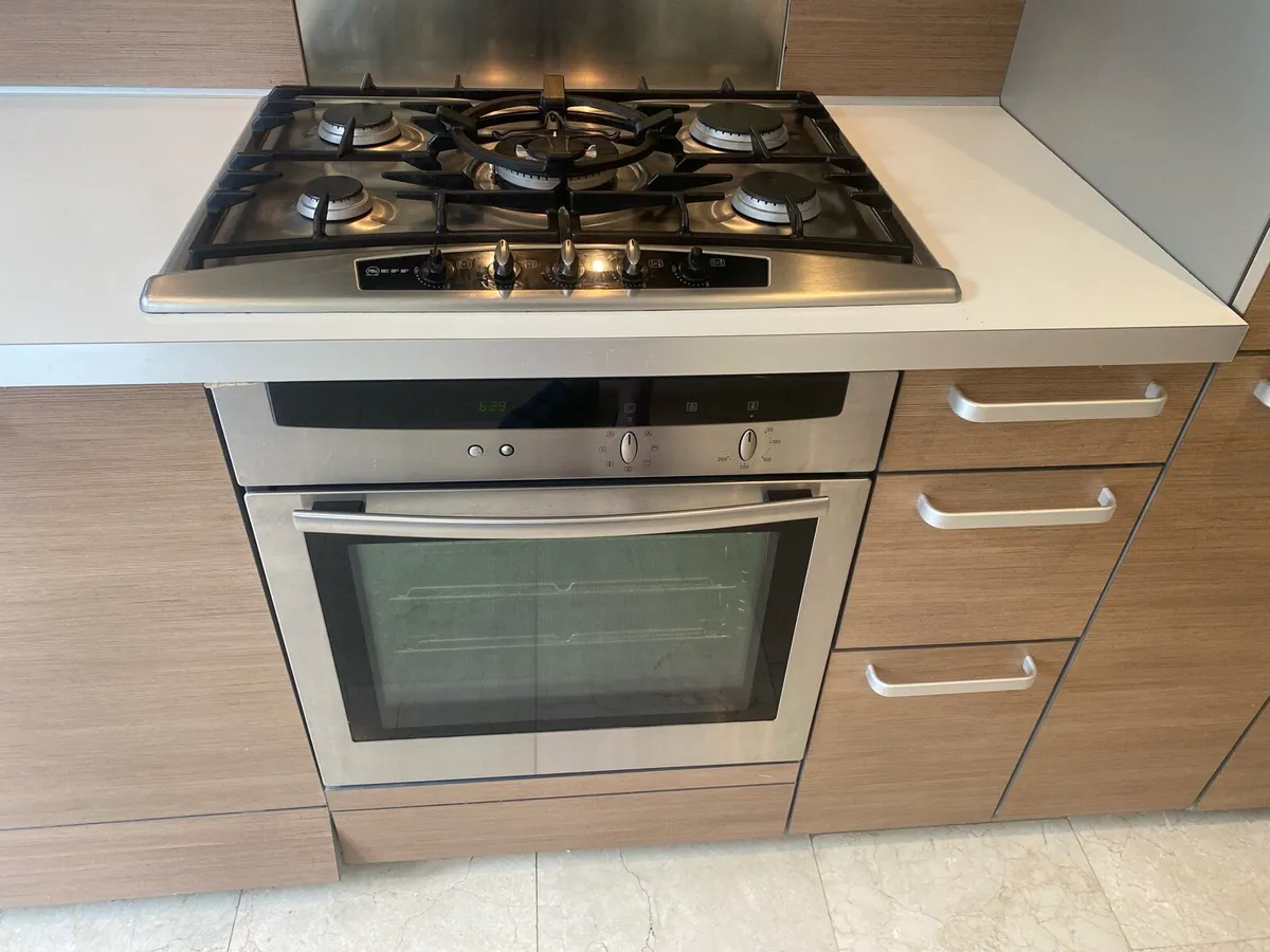 Kitchen complete with appliances - Image 2