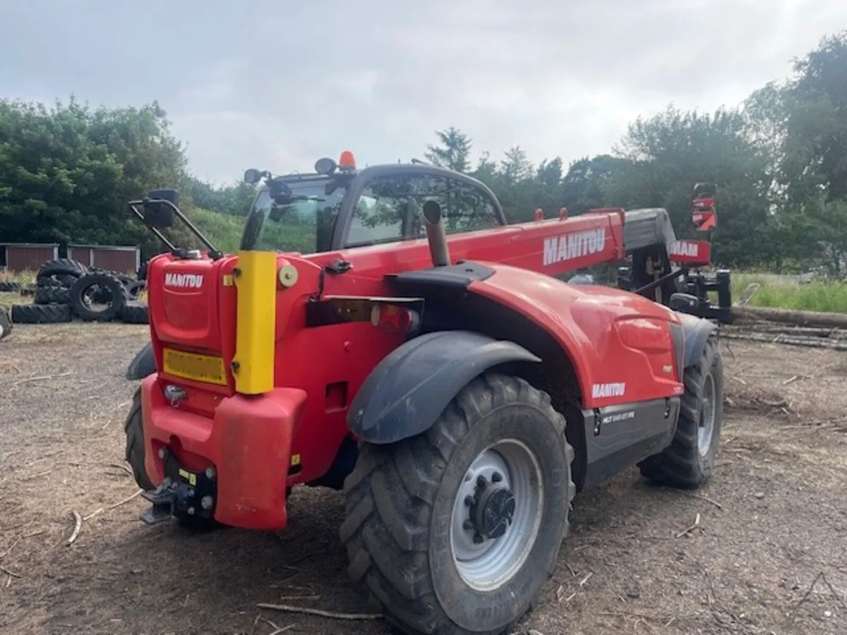 2015 Manitou MLT 840-137 P/Shift Telehandler - Image 3