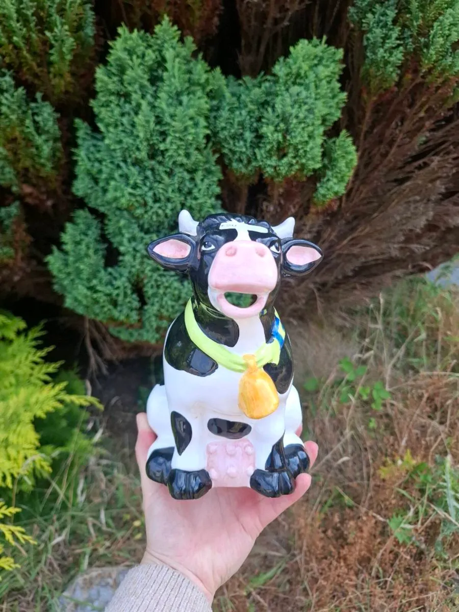 Cow ceramic pitcher postage possible - Image 2