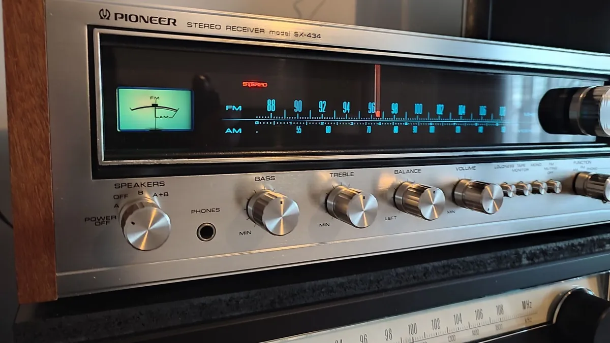 Vintage Pioneer SX-434 Receiver/Amplifier.SERVICED - Image 1