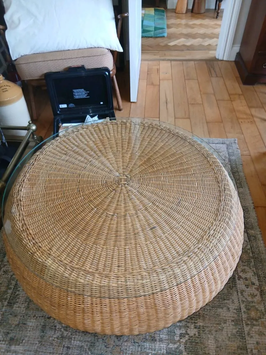 Large coffee table - Image 1