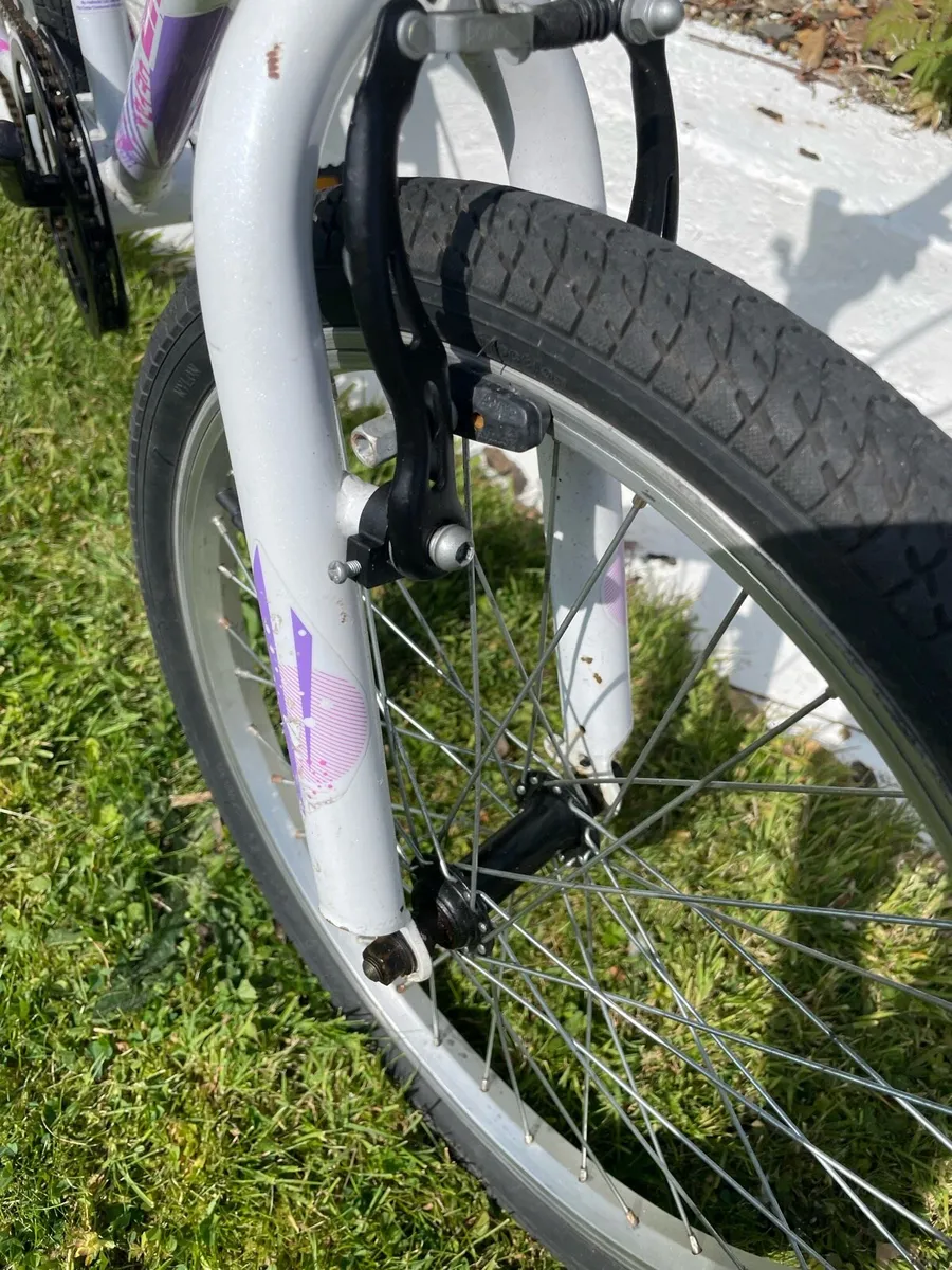 20 inch Apollo girls bike - Image 2