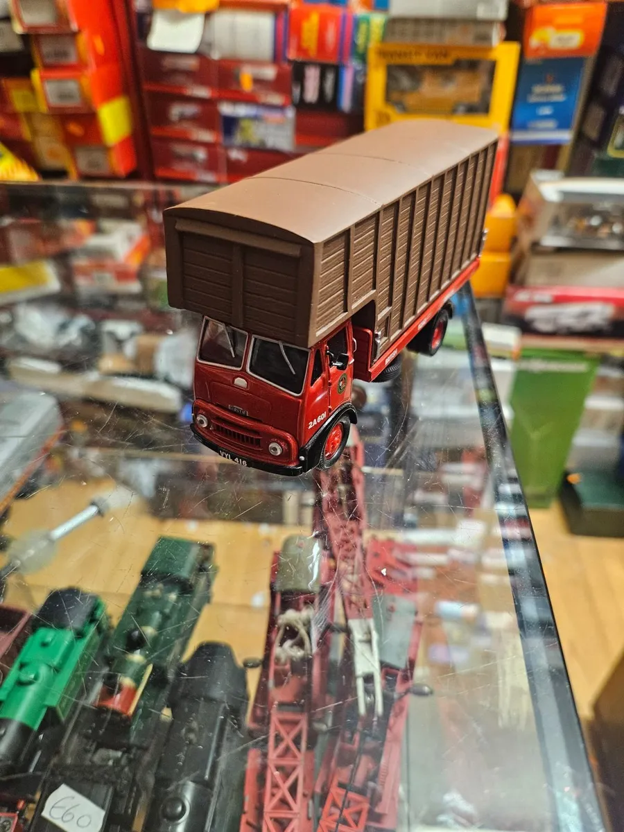 Corgi Austin Cattle Livestock Truck - Image 1