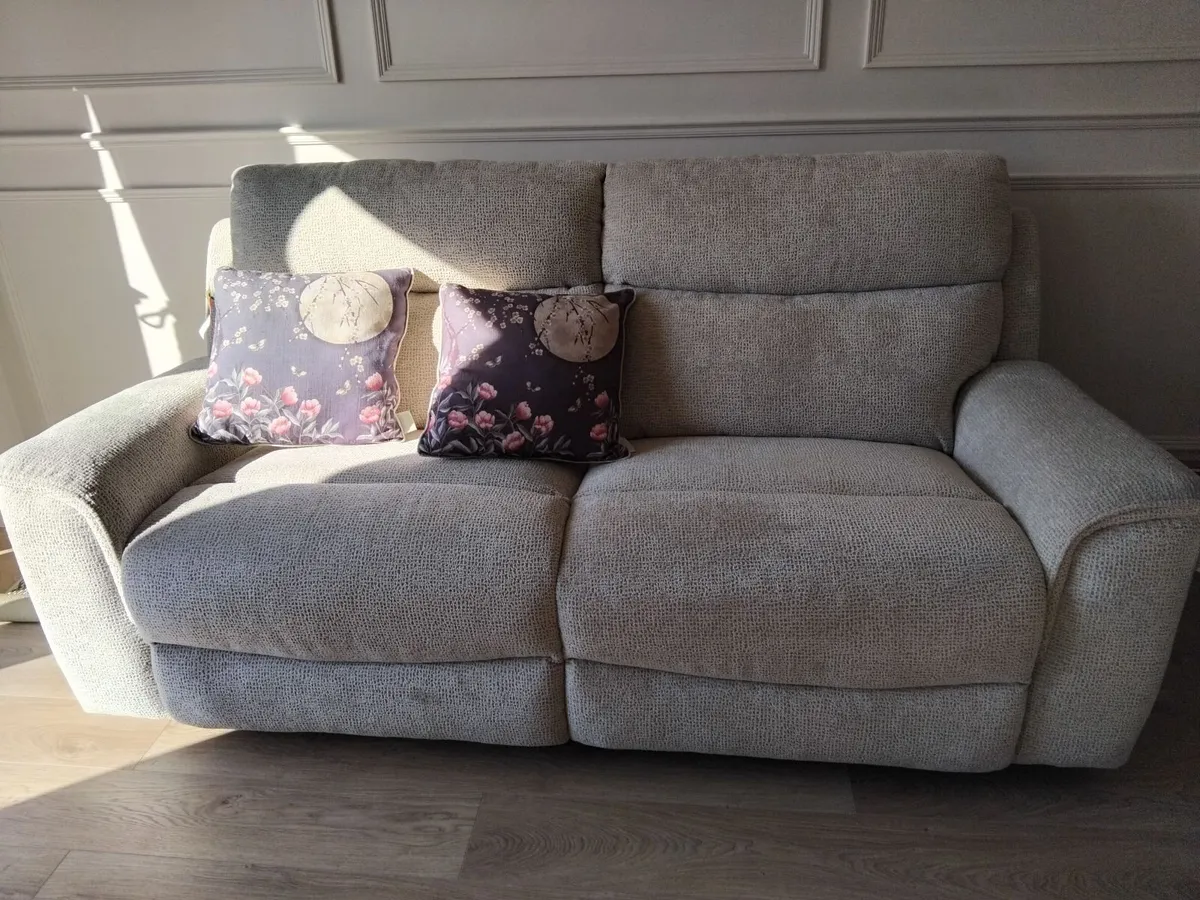 Recliner sofa - Image 1