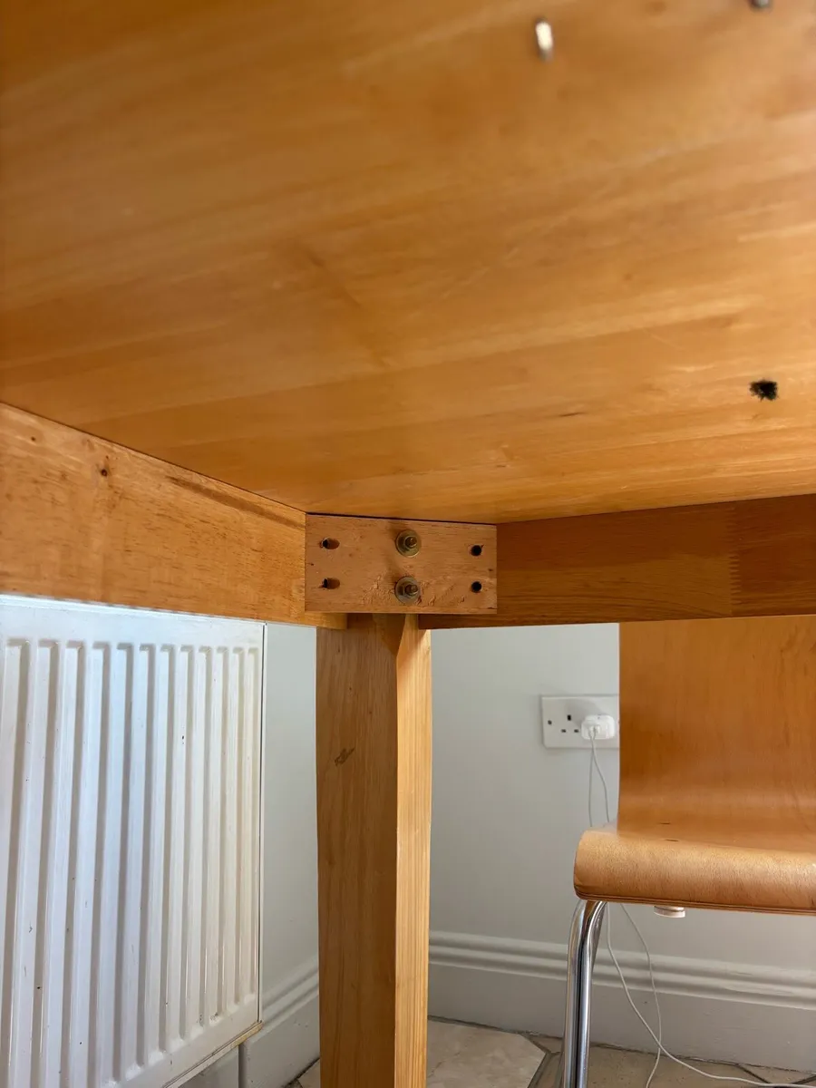 Kitchen table - Image 4