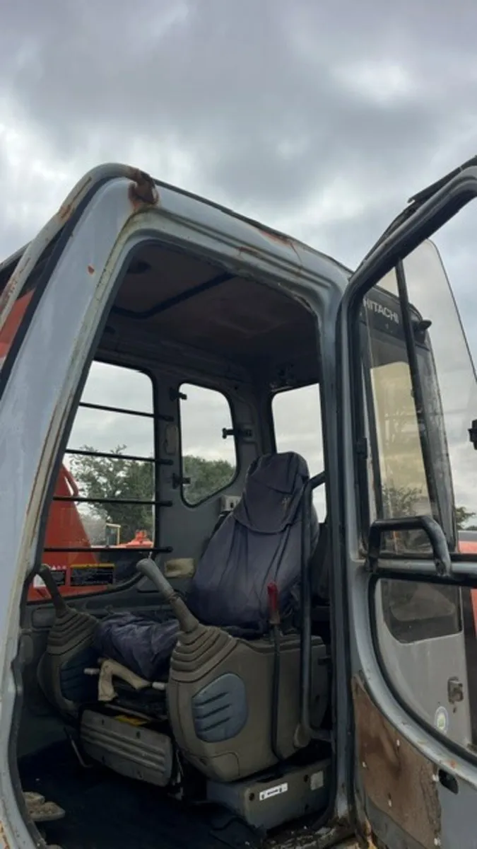 2001 Hitachi EX 100-5 - Image 2