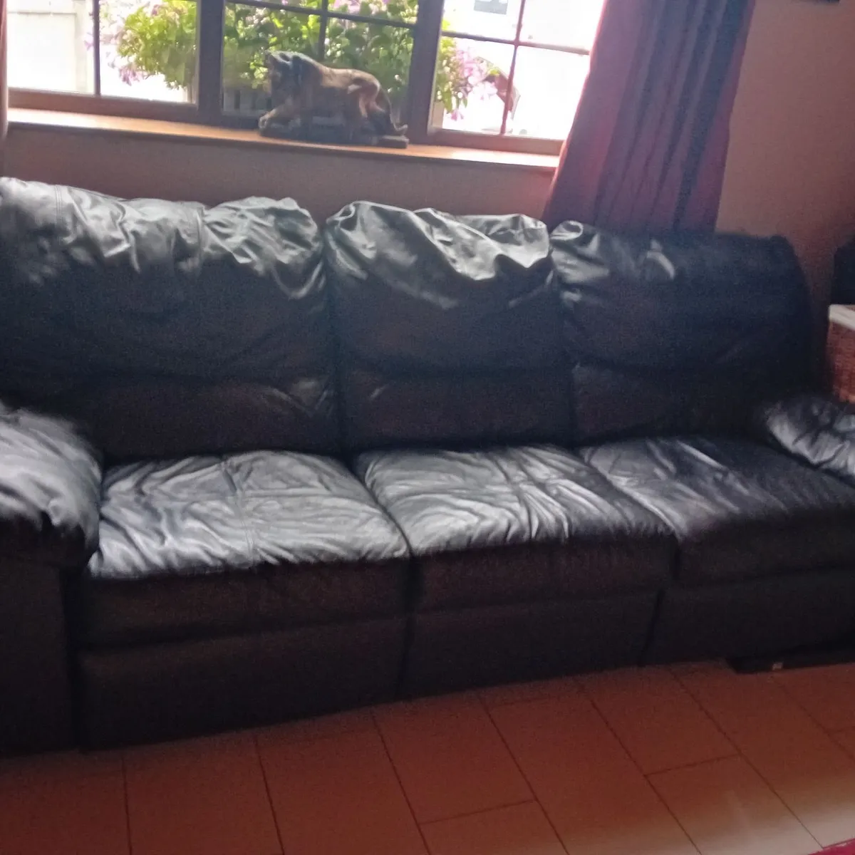 Leather sofa suite - Image 2