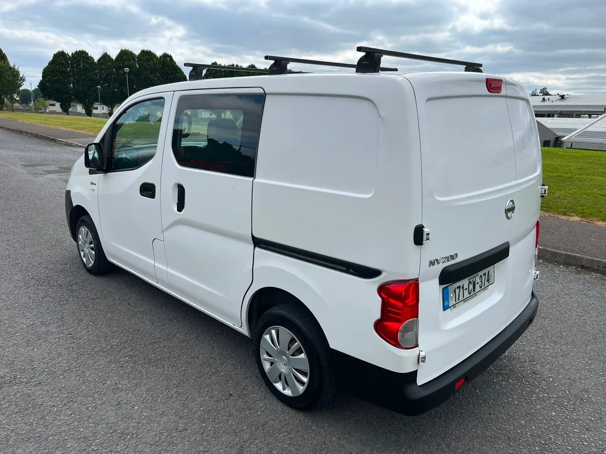 2017 NISSAN NV200 CREWCAB ONE OWNER - Image 4