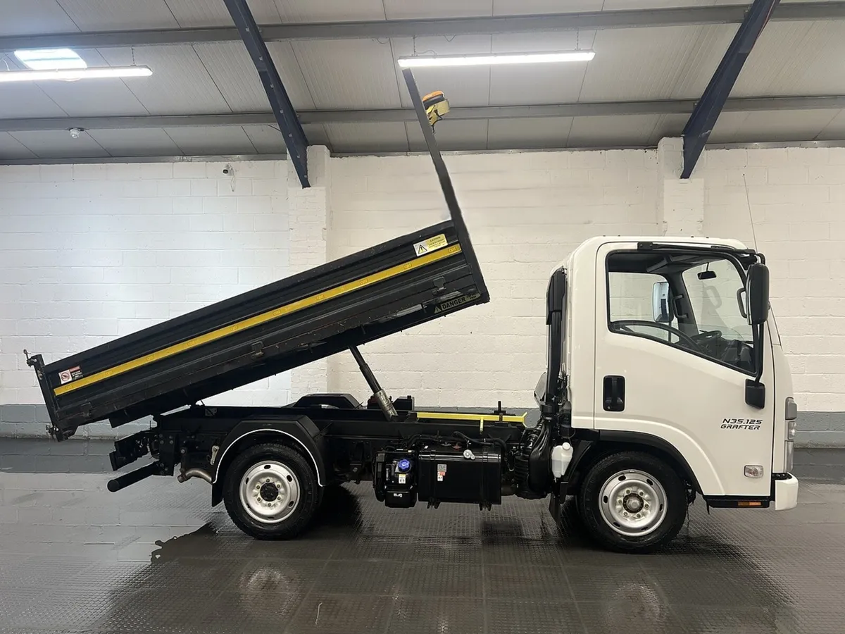 VB - 2023 Isuzu Grafter Tipper Van - Image 1