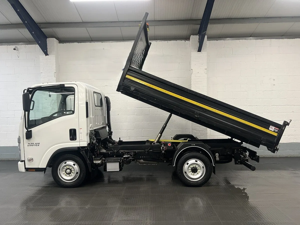 VB - 2023 Isuzu Grafter Tipper Van - Image 1