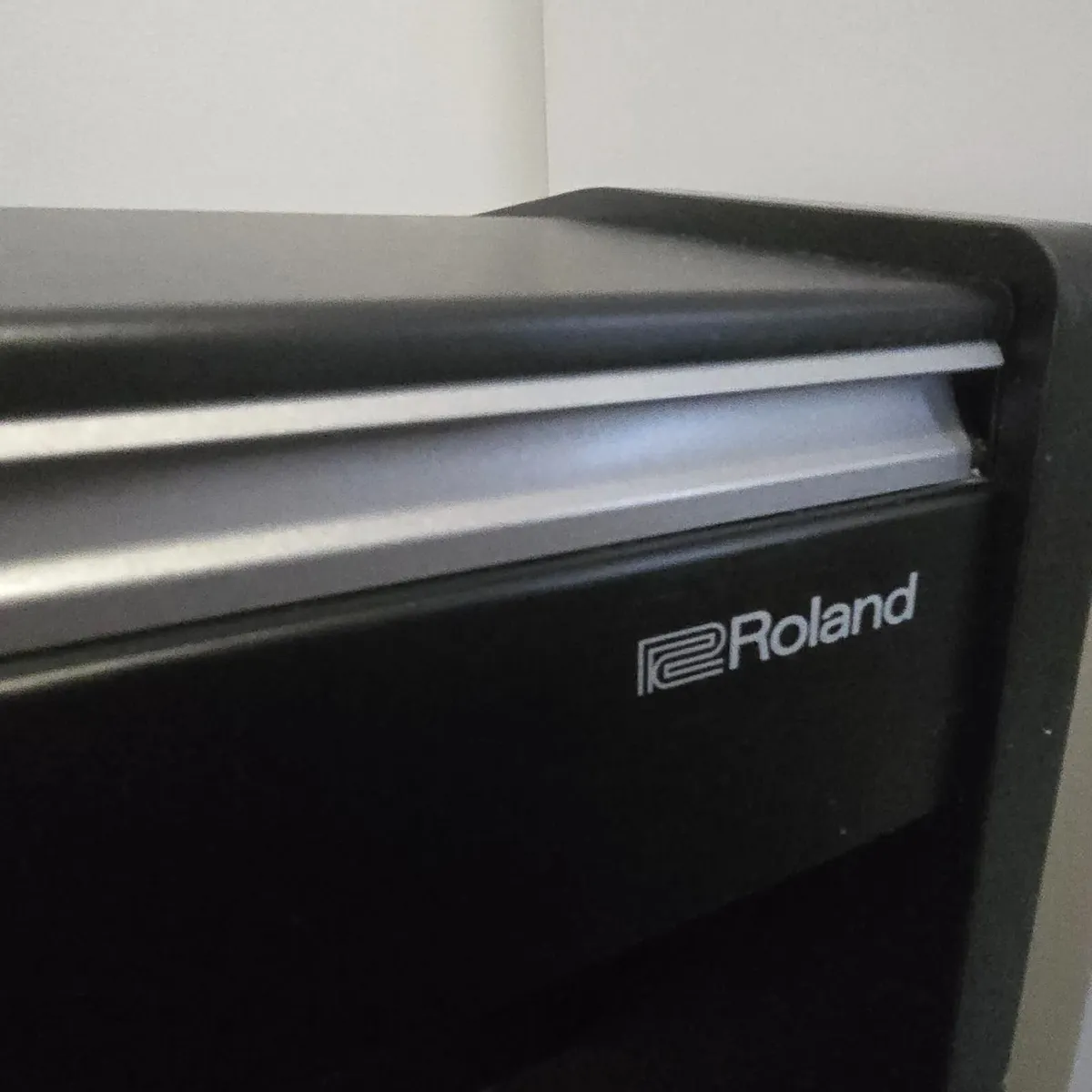 Digital piano Roland  F140r - Image 2