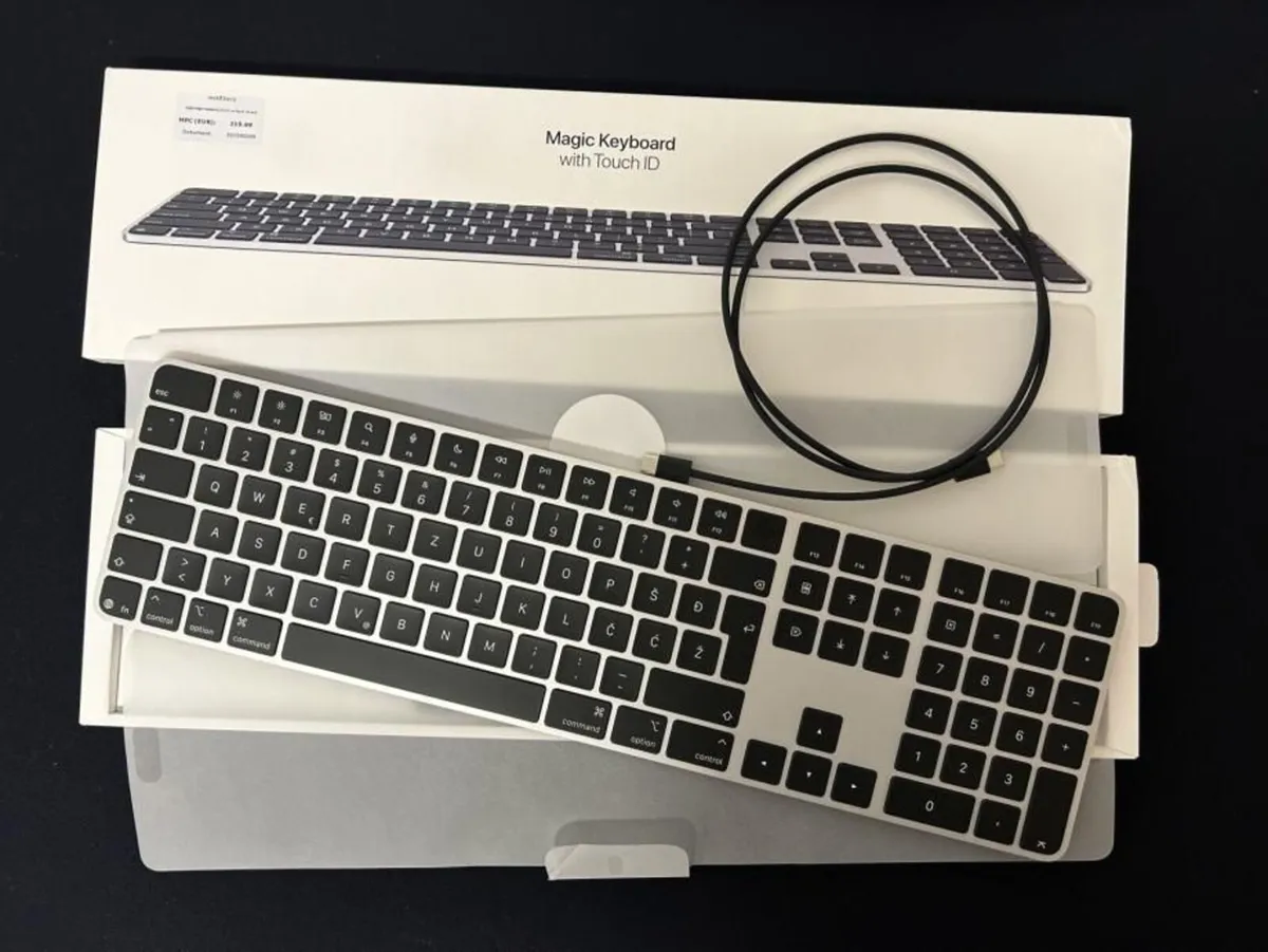 Unused | Apple Keyboard and Mouse | Black - Image 2
