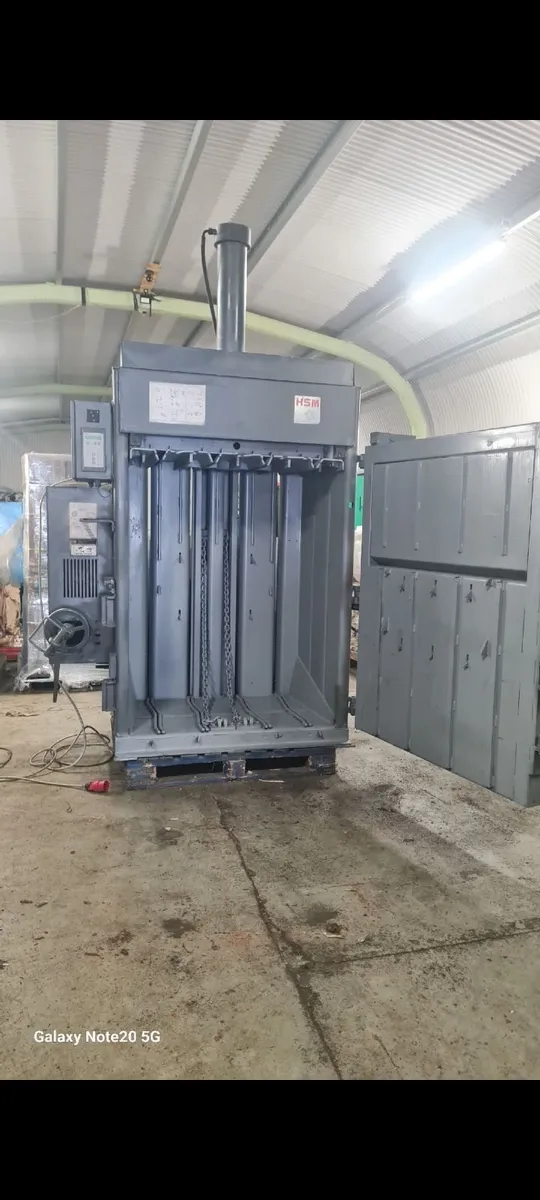 Cardboard Mill Size Baler - Image 2