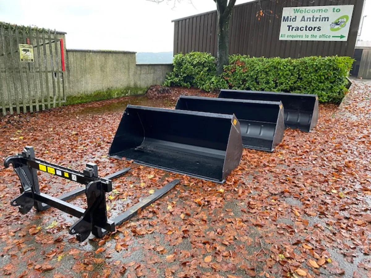 Quicke/Alo 6ft, 7ft & 8ft buckets c/w Euro bracket - Image 1