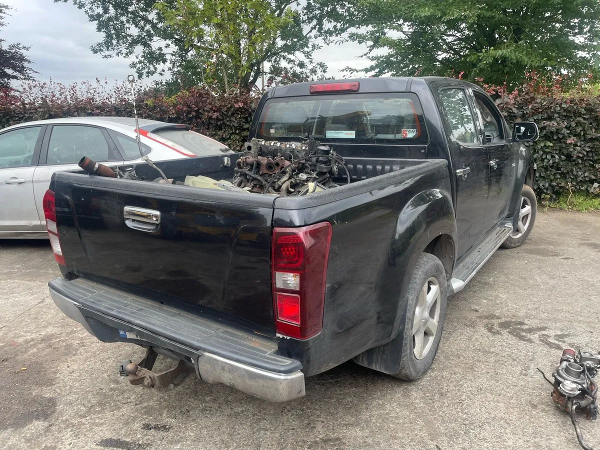 Isuzu Dmax 2015 - Image 2
