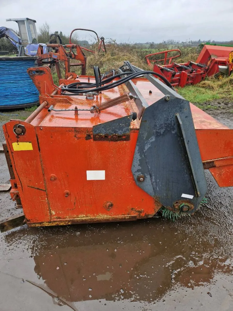 Road sweeper - Image 3