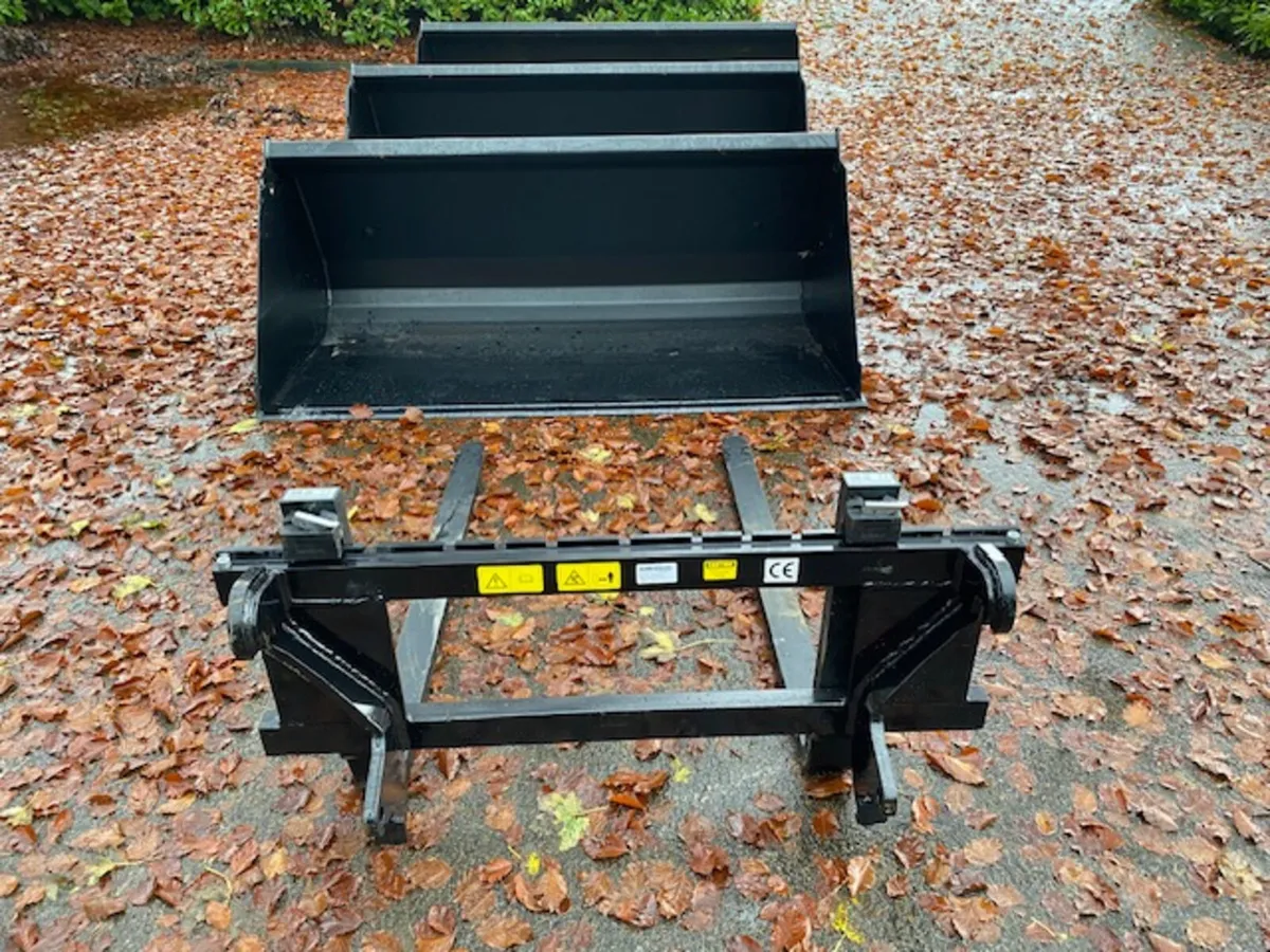 FEM 1500KG Pallet Fork assembly c/w Euro brackets - Image 4