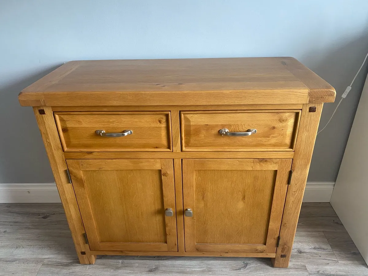 Oak sideboard - Image 1