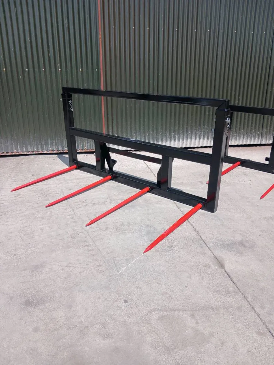 Pinnacle Fabrication Telescopic Bale Fork - Image 2