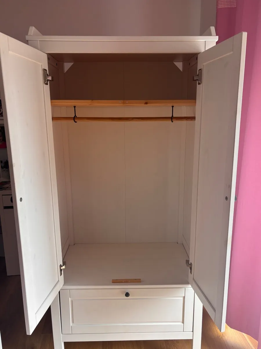 Child’s Wardrobe - Image 4
