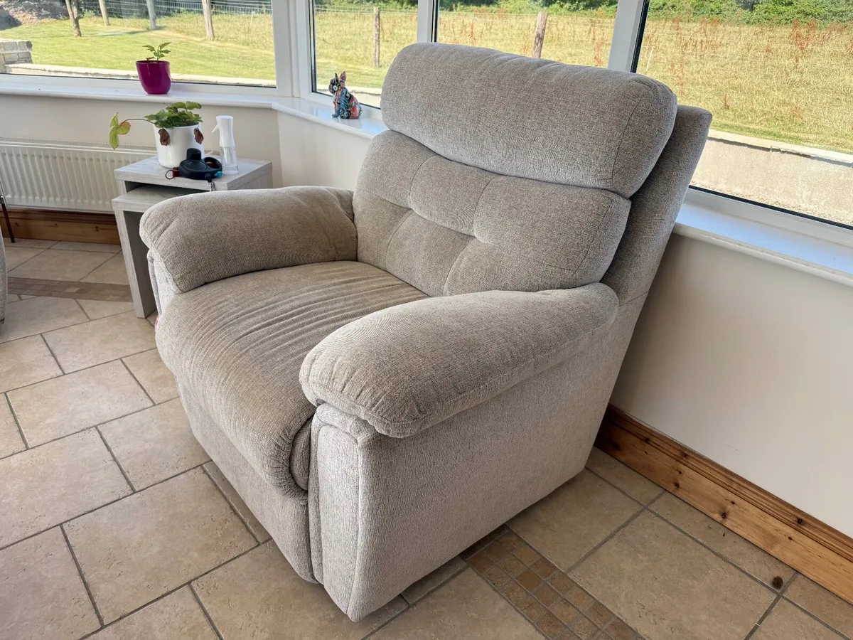 2 Piece Suite of furniture Manual Recliner - Image 2