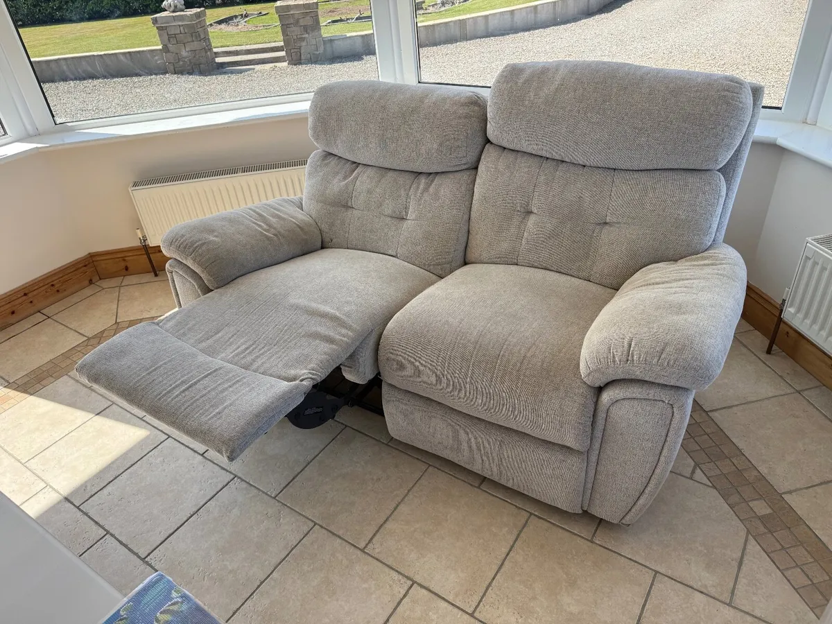 2 Piece Suite of furniture Manual Recliner - Image 4