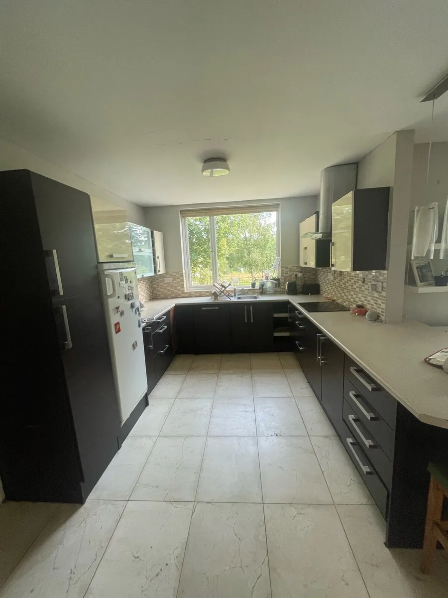 Complete kitchen - Image 1