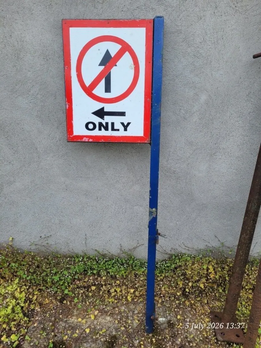 Road signs x 2 - Image 2
