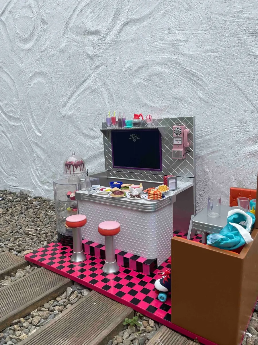 Our Generation Diner Set - Image 4