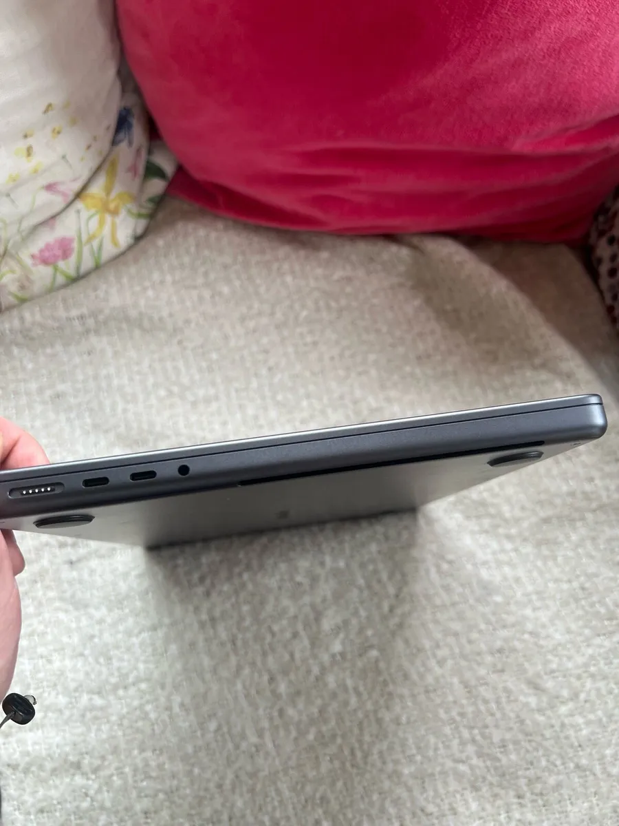 Apple MacBook Pro 14 inch M4, 24GB Ram - Image 2