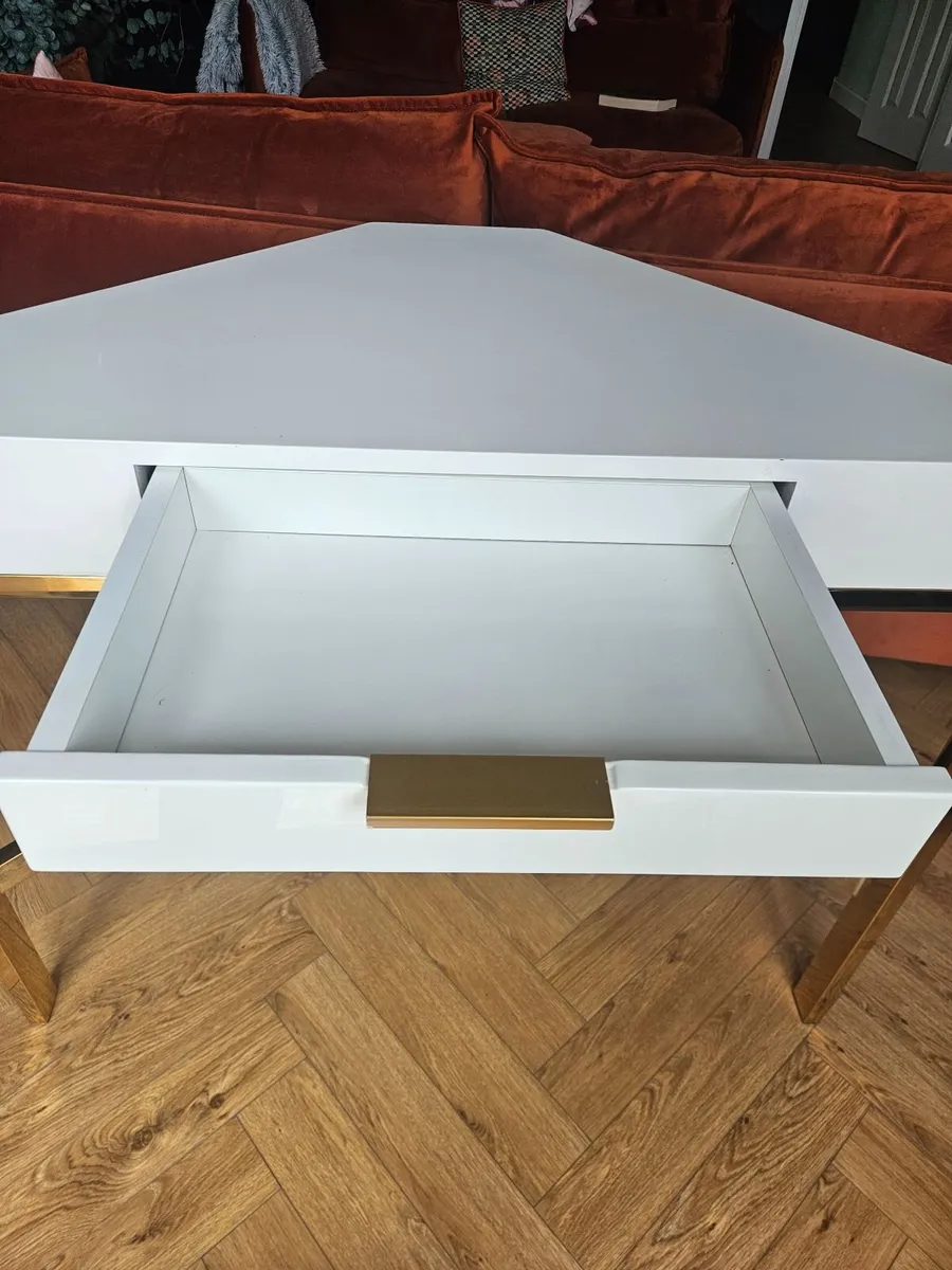 Corner Desk - Image 4