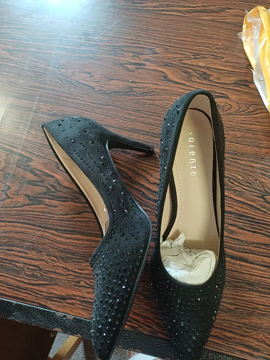 Shoes and Sandals - Image 3