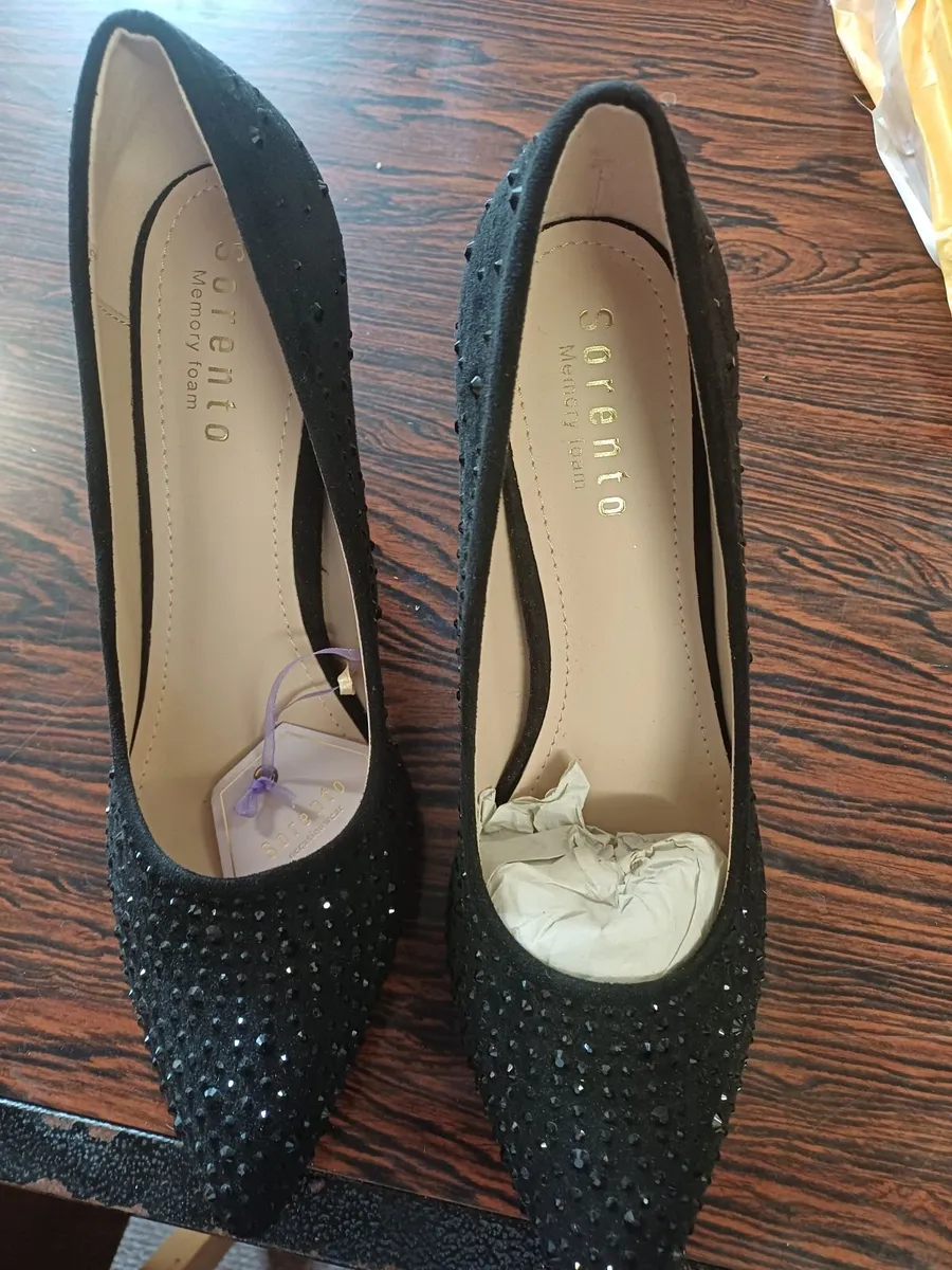 Shoes and Sandals - Image 4