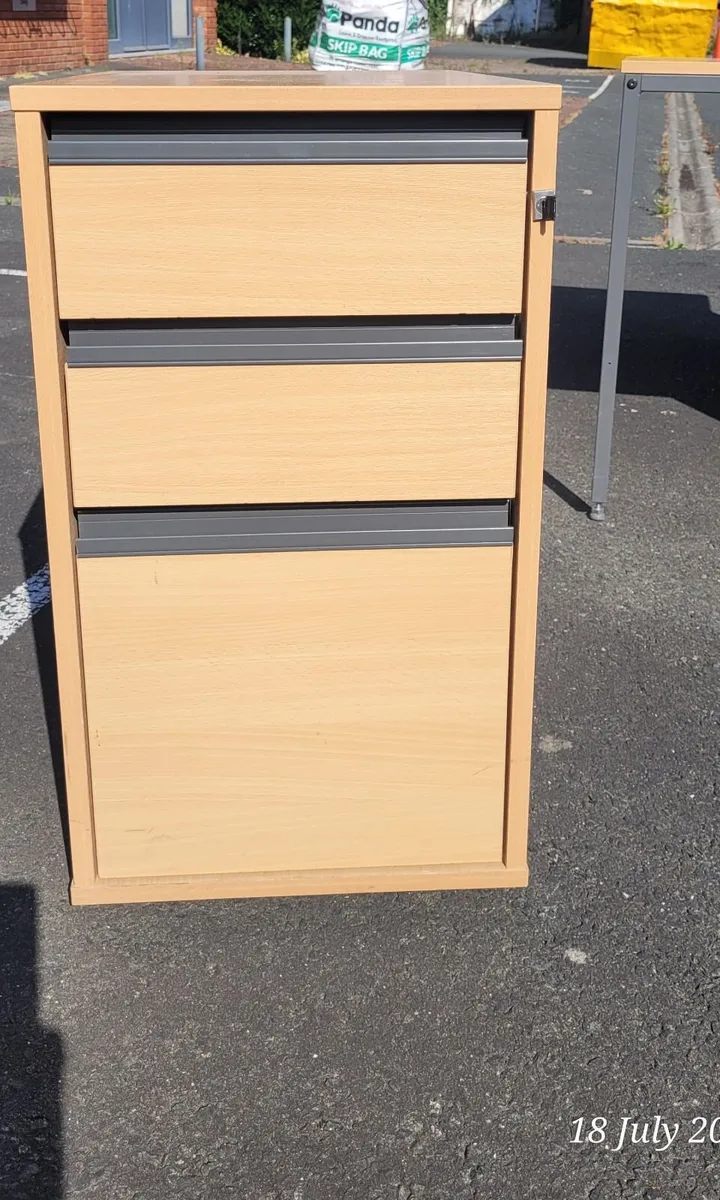 Two lovely pieces of Office furniture - Image 1