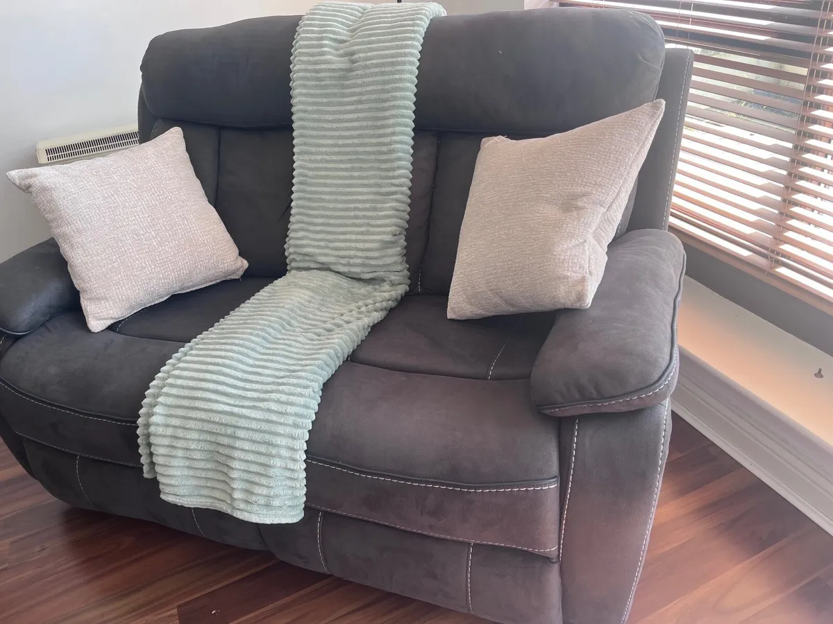 Reclining Sofas in Dublin - Image 2