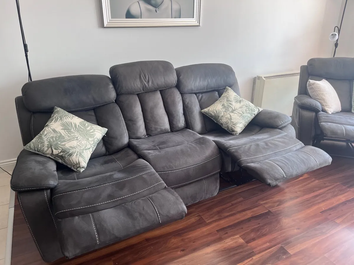 Reclining Sofas in Dublin - Image 4