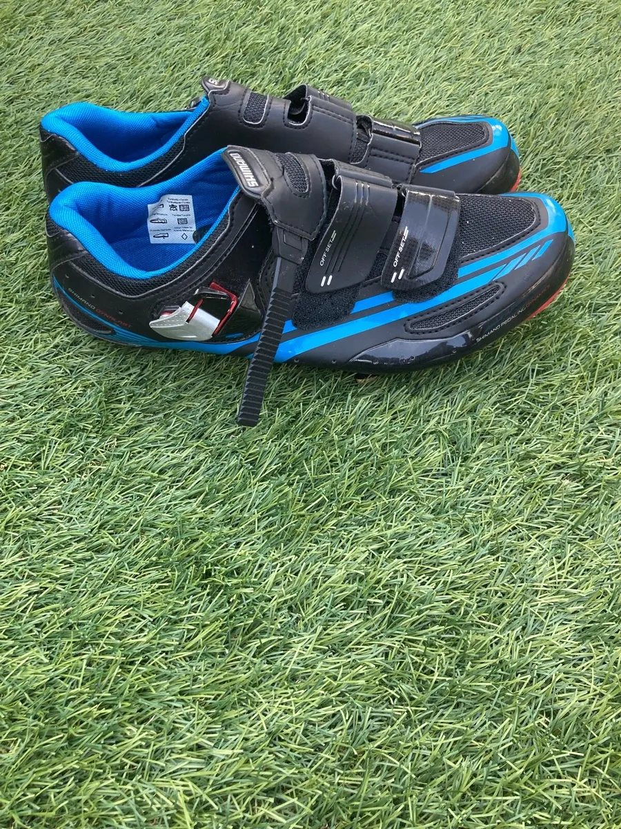 Cycling shoes - Image 1