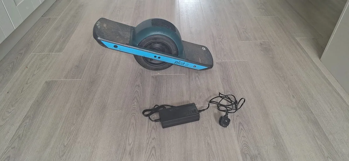 Incredibly Fun Onewheel Pint X for sale - Image 3